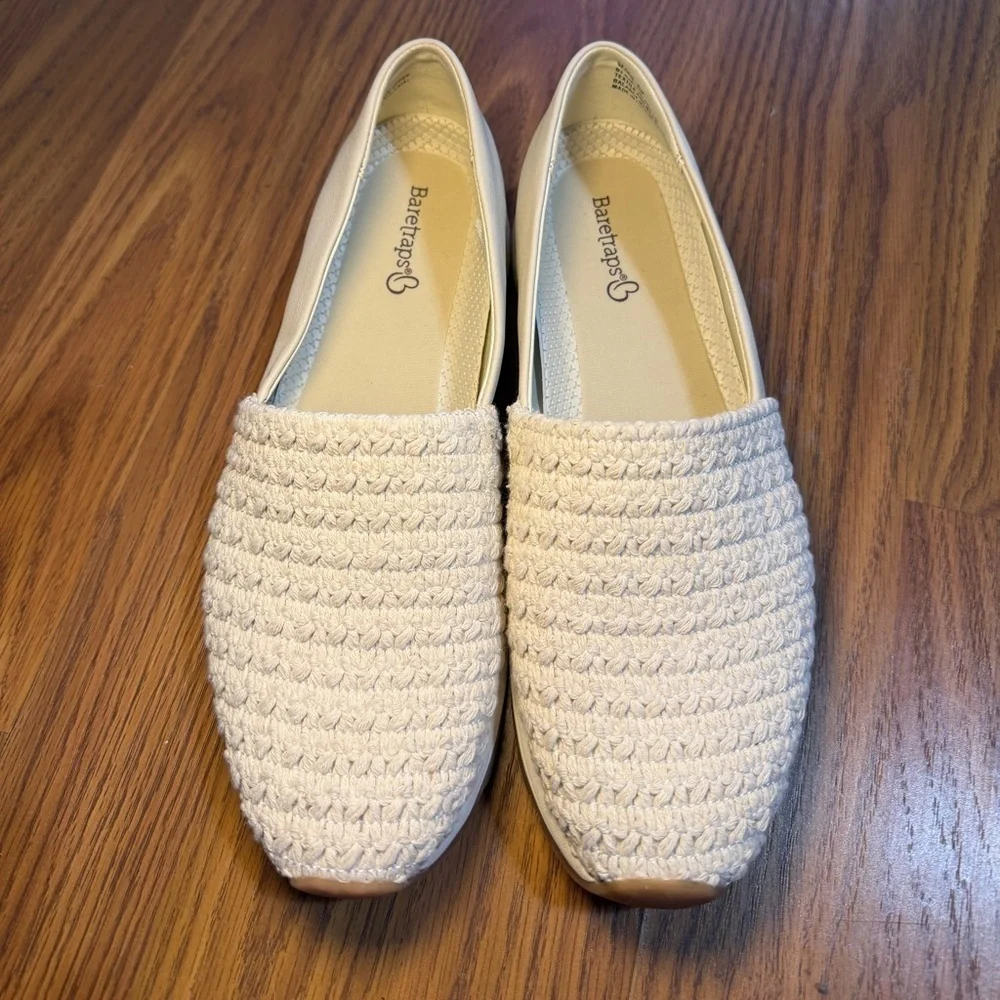 NWOT Baretraps Gennie slip-on wedge sneakers natural crochet size 6